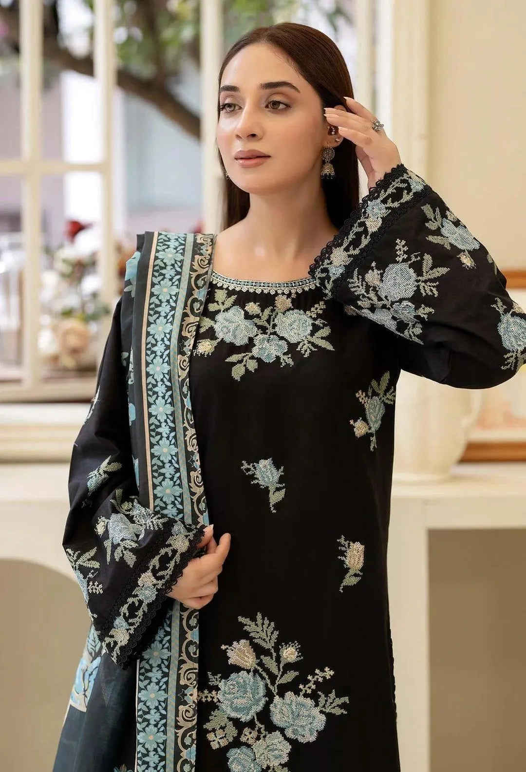 3 Pcs Women's Unstitched Black Embroidered Cotton Lawn Suit With Chiffon Dupatta